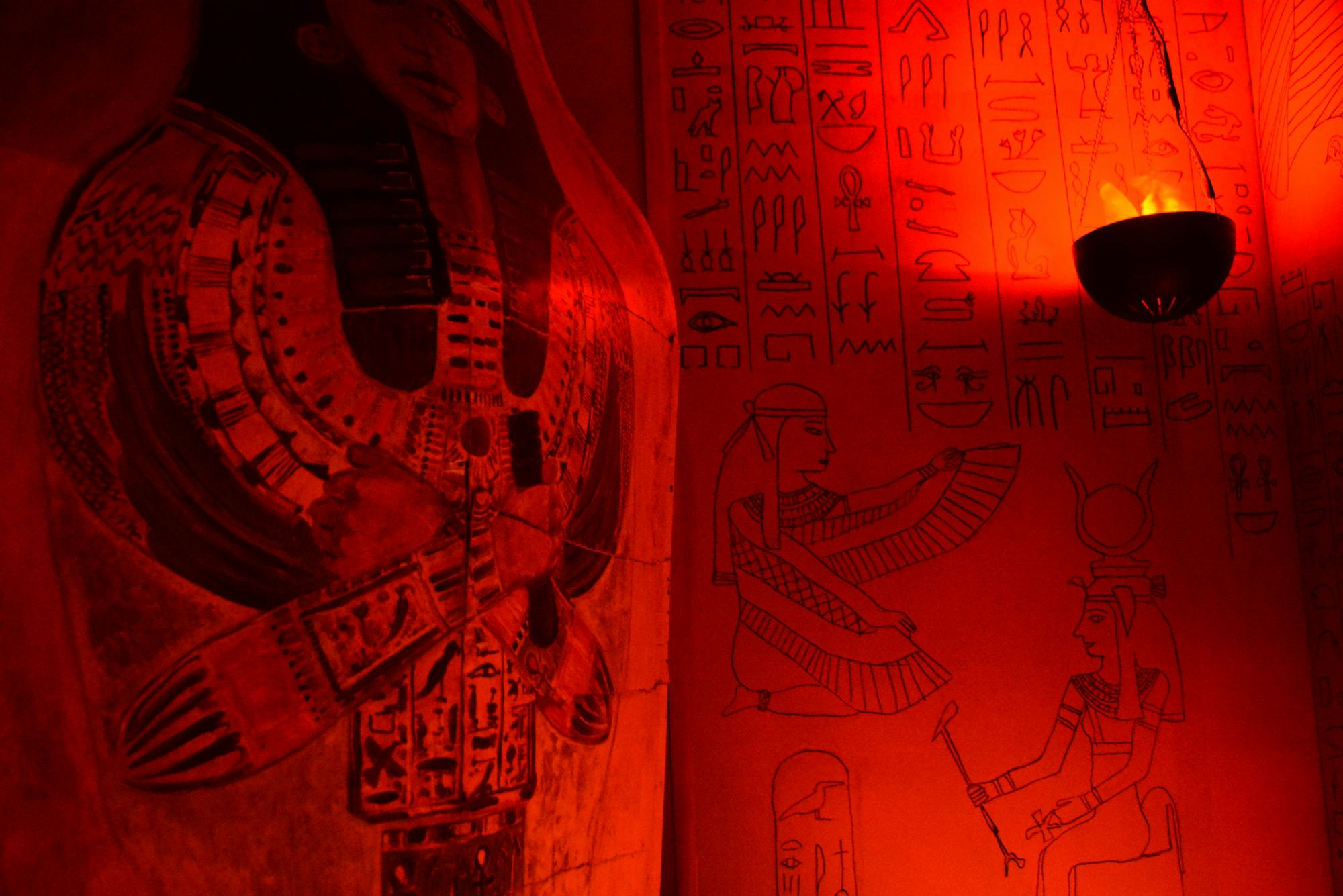 Anubis et les gardiens des tombes