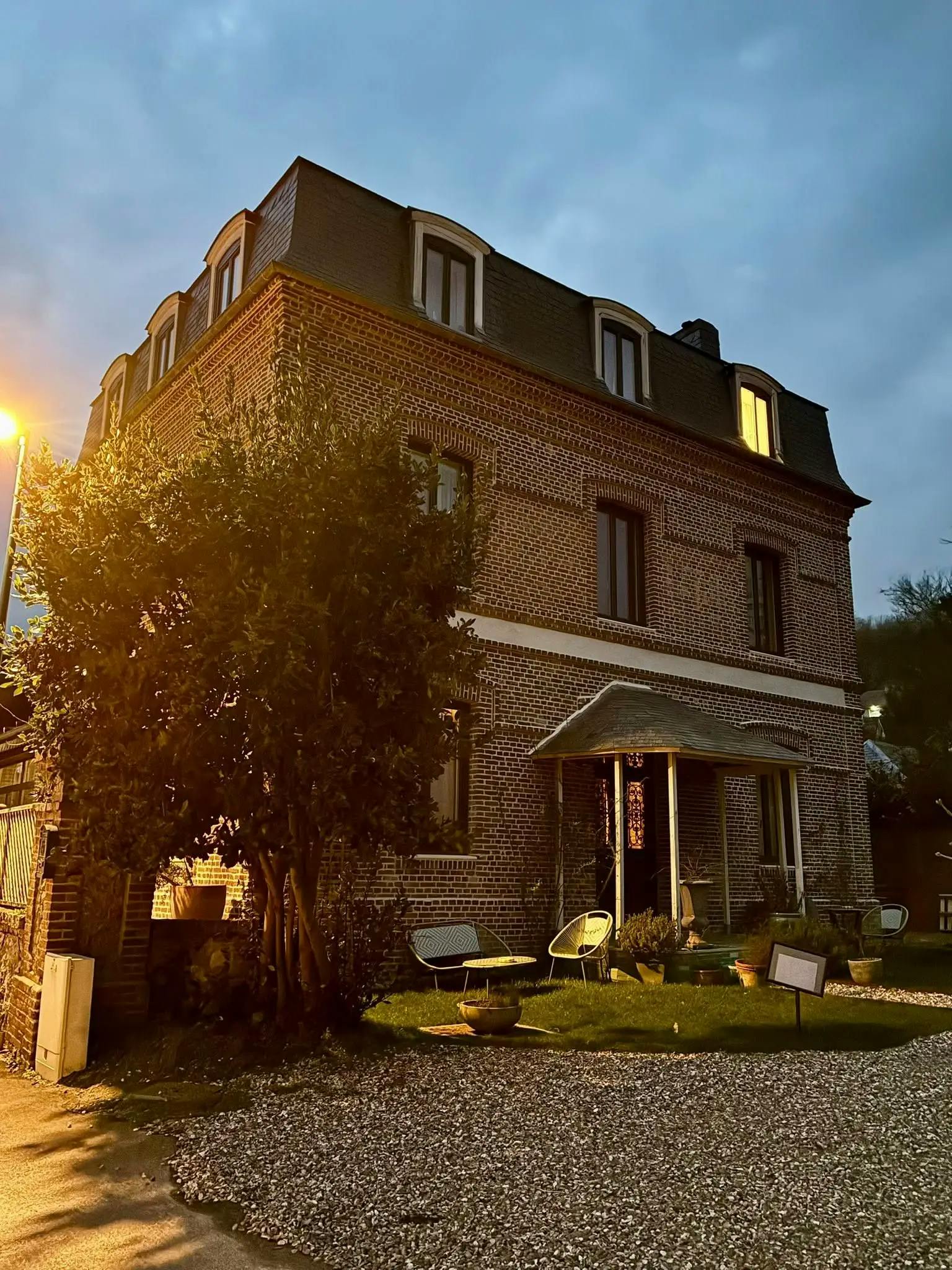 La malédiction des abysses bâtiment