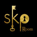 logo de Skp Room